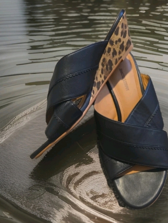 Johnson &Murphy Shoes - Pre-loved Johnson & Murphy Black/ Animal Print Leather Wedge Sz 9.
